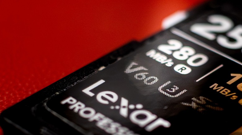 the U3 logo on a Lexar Silver Pro SD card