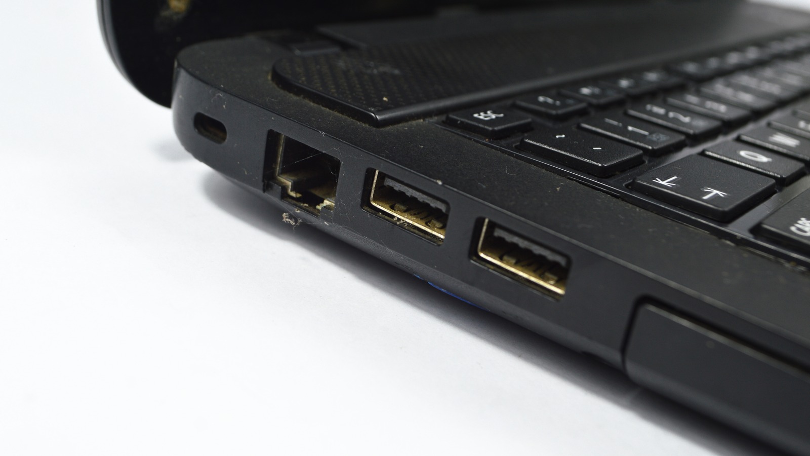 What Does It Mean When A USB Port Is Black? – BGR
