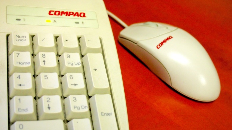 A Compaq keyboard and mouse.