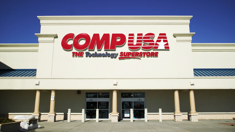 The exterior of a CompUSA brick-and-mortar location.