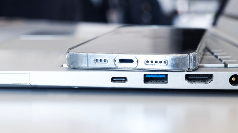 USB ports on apple iPhone and Macbook