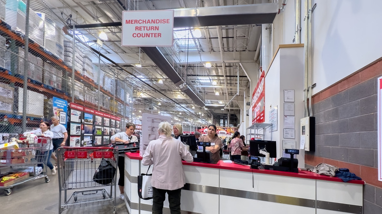 Costco merchandise return counter