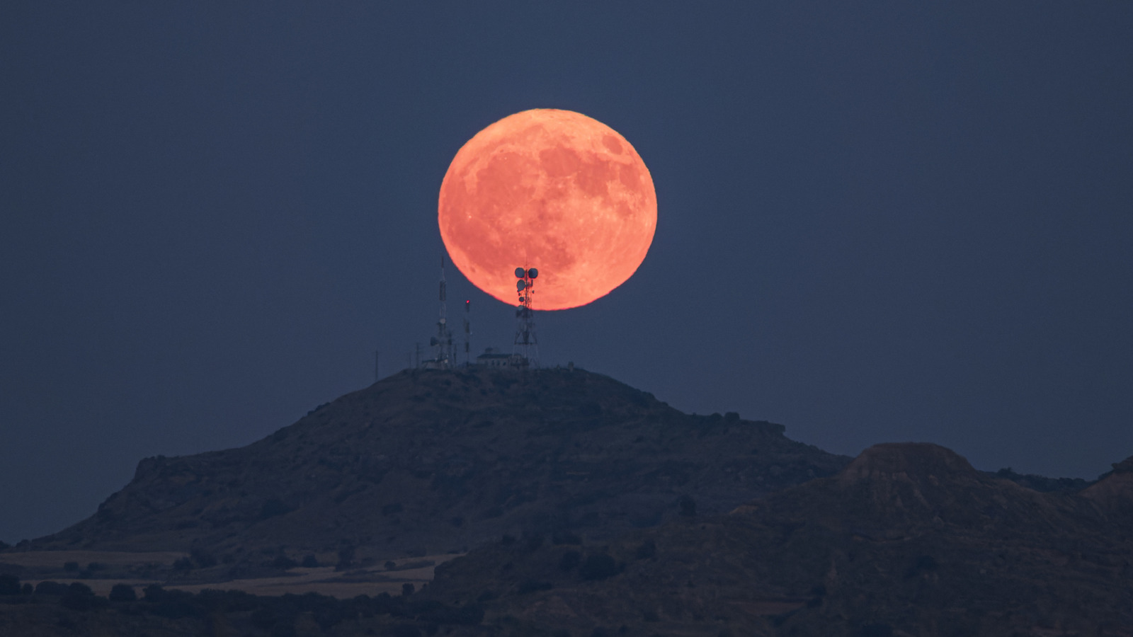 What Is A Supermoon? – BGR