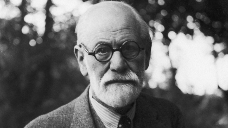 Sigmund Freud standing outside in 1935.