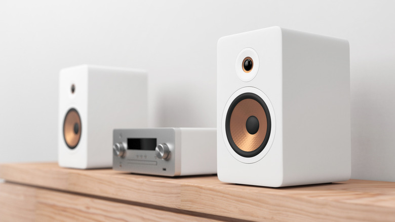 A stereo flanked by speakers