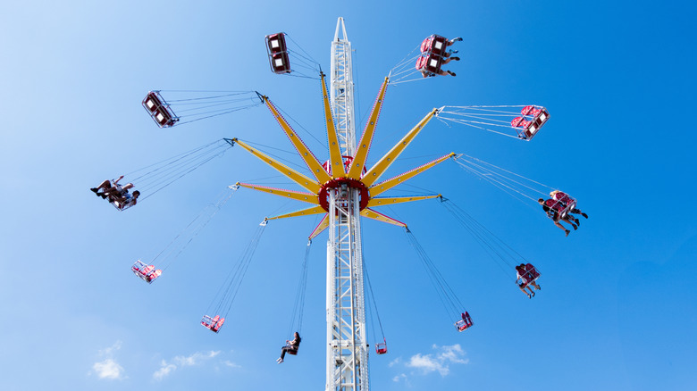 Spinning carousel