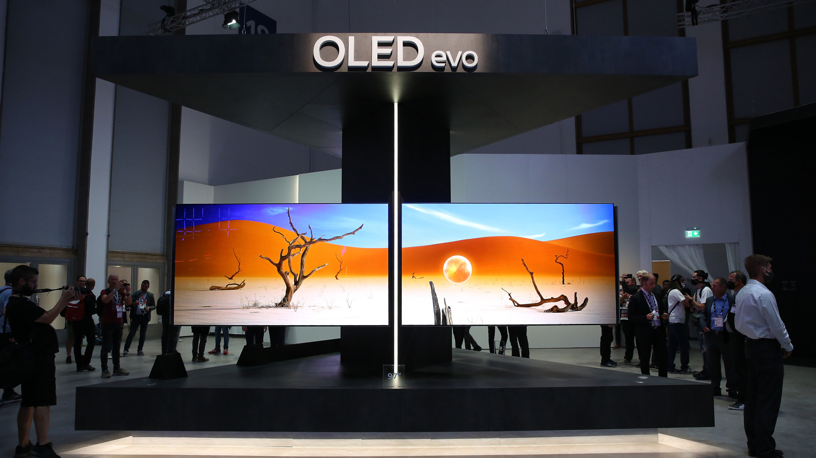 What's The Difference Between LG And Samsung OLED TVs?
