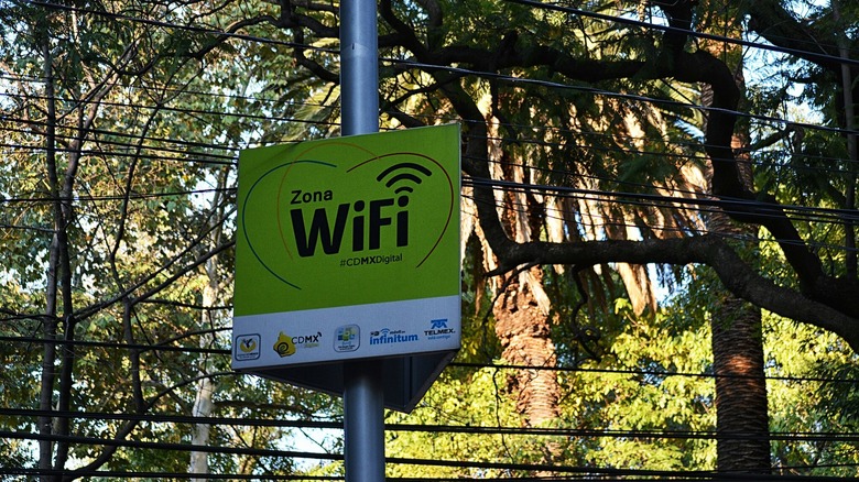 A sign alerting users to a public Wi-Fi zone, Mexico City