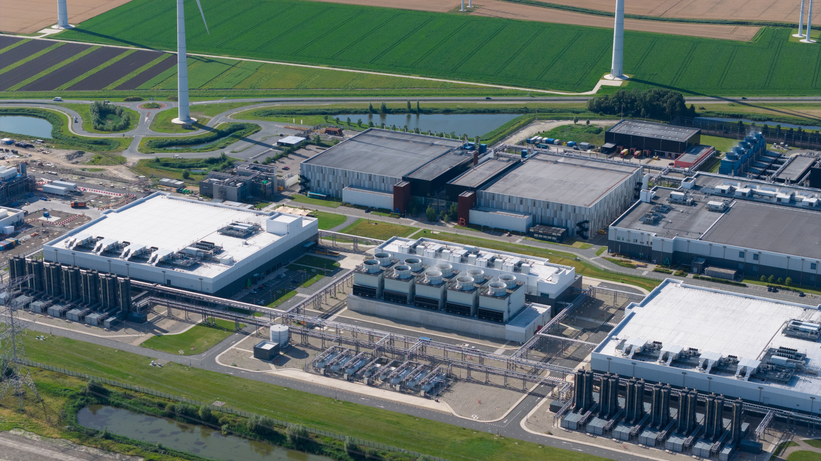 Why Are So Many US States Trying To Ban Data Centers?