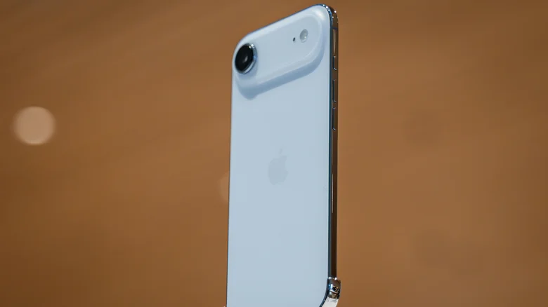เหตุผลเบื้องหลังการเปลี่ยนวัสดุไทเทเนียมของ iPhone 2 apple-iphone-titanium-shifts-reason