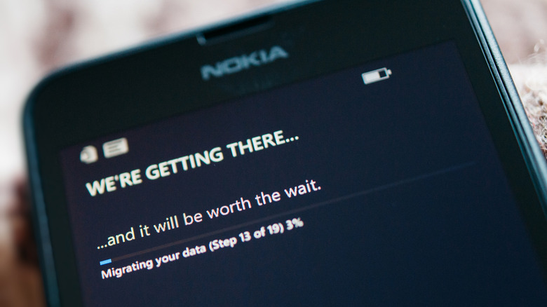 A Nokia Lumia 950, a Windows Phone that is migrating data