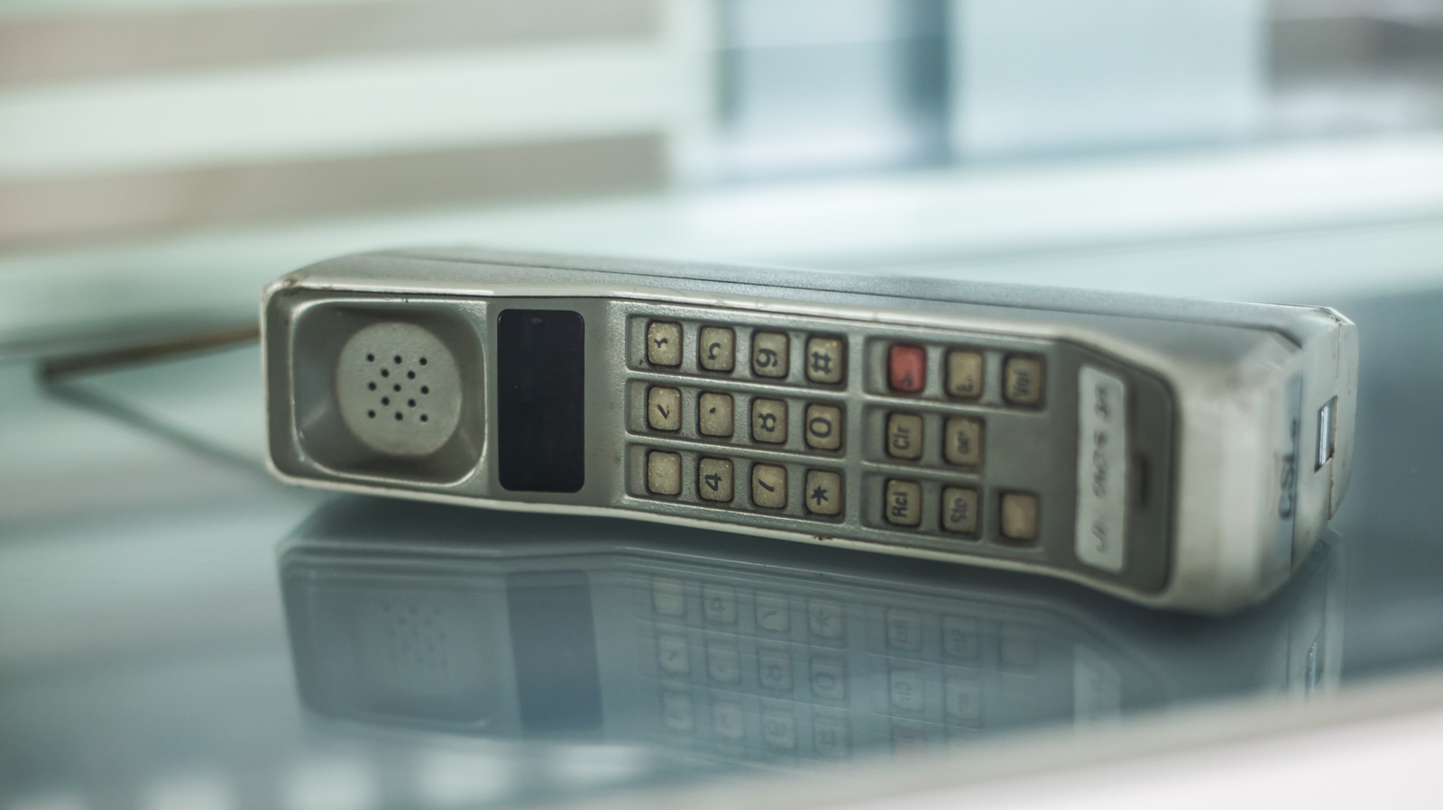 Why Did Motorola Phones Fail (And What Brought Them Back)?