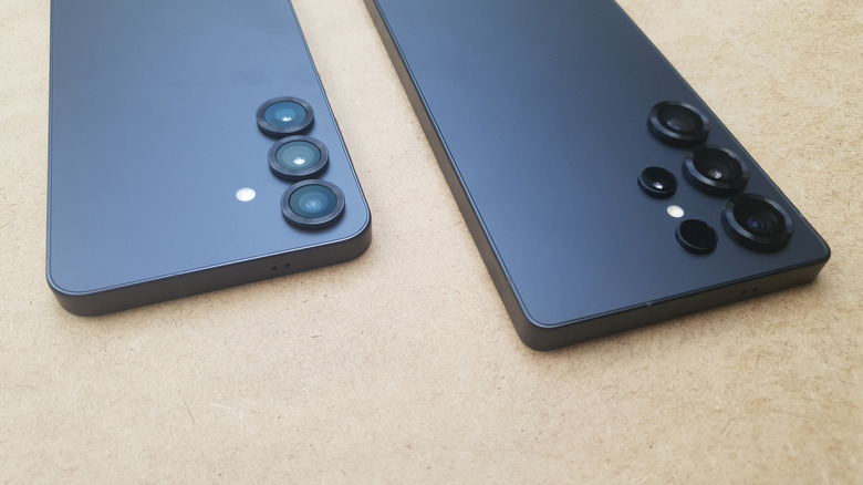 A close-up of the Samsung Galaxy S25 Ultra and the Galaxy S26 Ultra side-by-side.