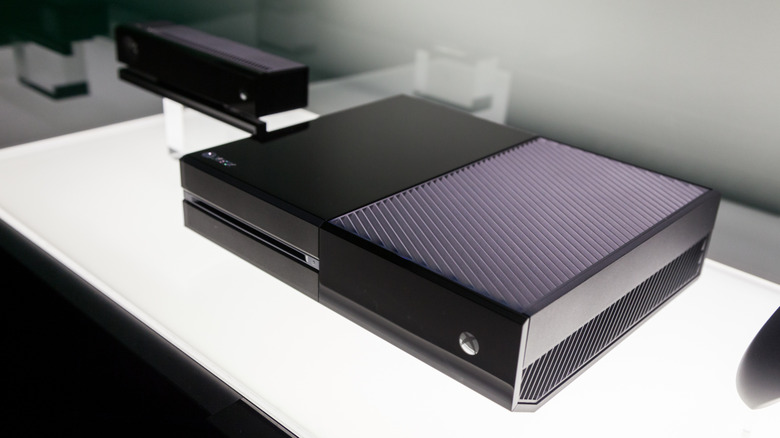 xbox one with kinect and controller