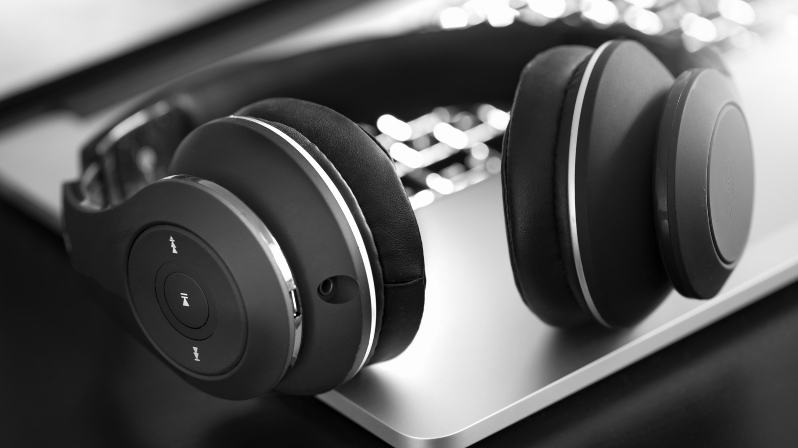 Why Do Wireless Headphones Have ANC, But Wired Ones Don't?