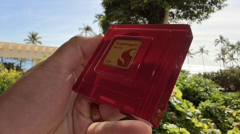 Close-up of the Snapdragon Sound Elite Gen 2 chipset