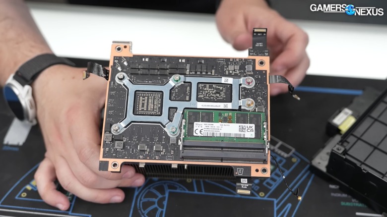 a teardown video of the Steam Machine shows how difficult it is to access the console's RAM slots