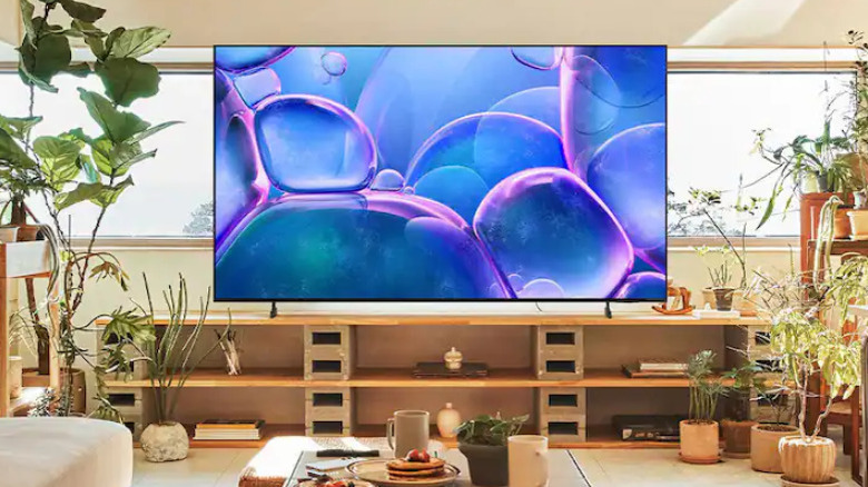 A Samsung U7900 series TV with a VA panel set up in a room