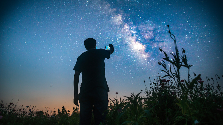 Using a photo to take photographs of the night sky.