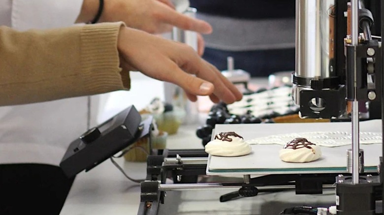 3D Printer Used to Ice Cakes