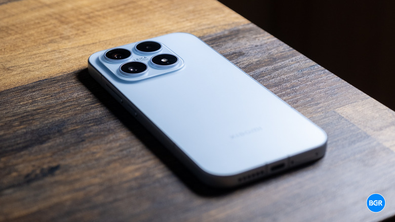 Back of the Xiaomi 17