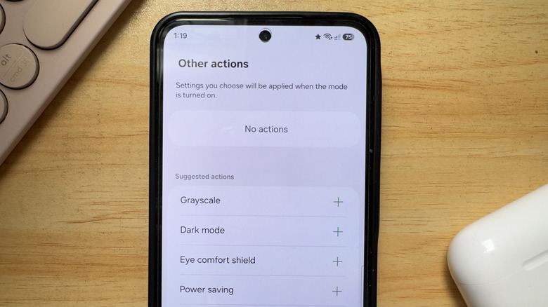 Samsung Galaxy showing actions for custom mode