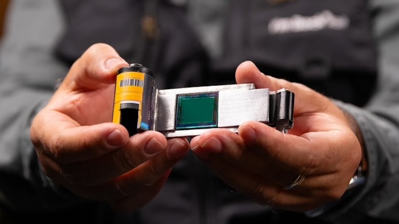 The module for converting a flim camera into a digital camera.