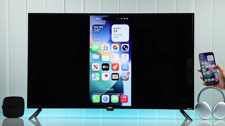 Screen mirroring iPhone screen to Roku TV