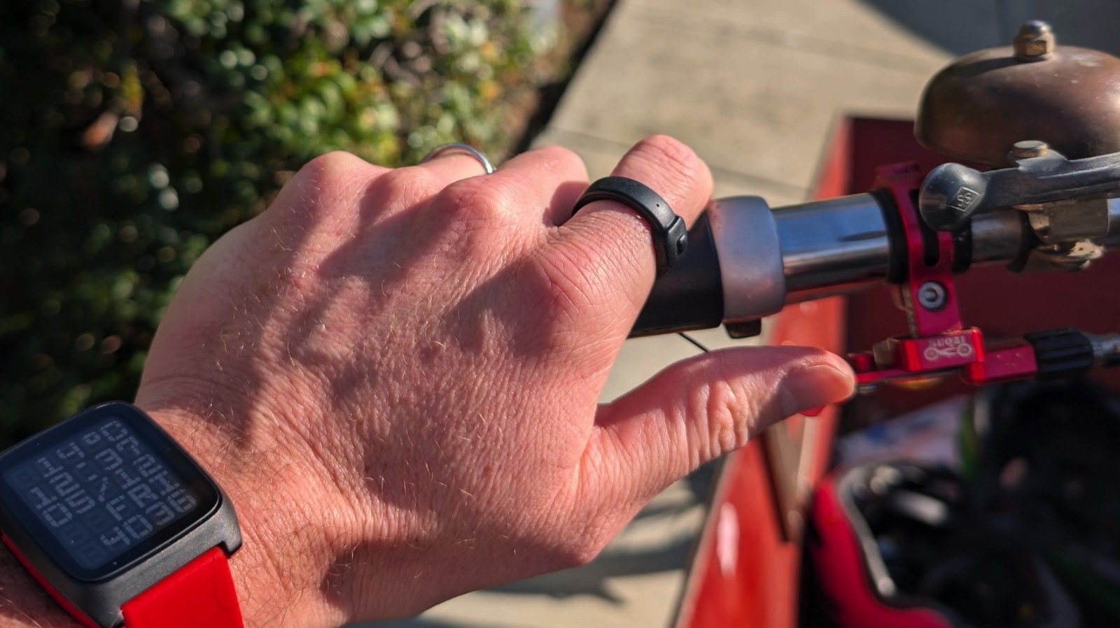 You’ll Never Have To Recharge Pebble’s Ingenious New Phone Accessory – BGR