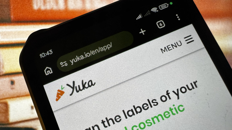 Android phone showing Yuka website