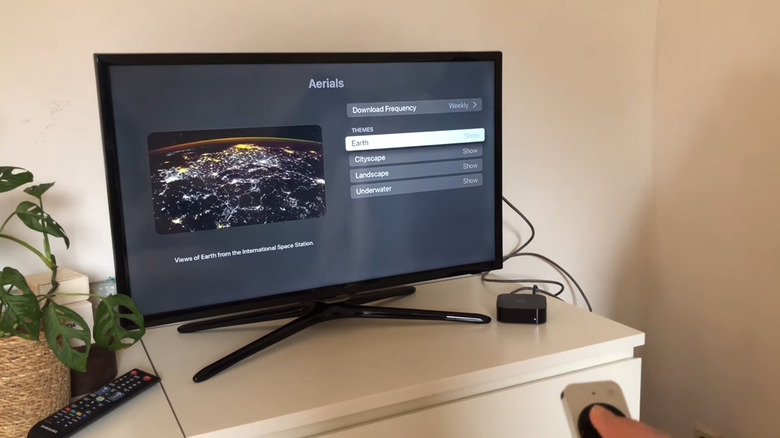 An Apple TV showing the customization options for the Aerials screen saver.