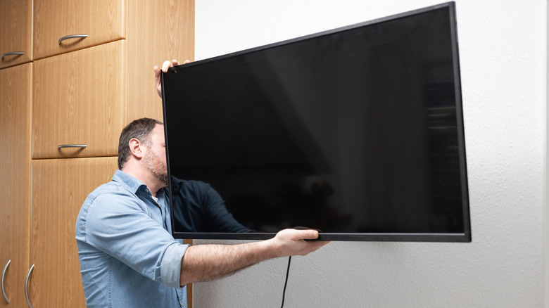 Installing a TV on a wall