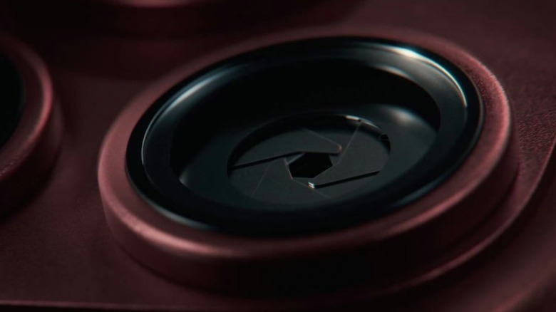 Close-up of iPhone 18 Pro Max variable aperture lens