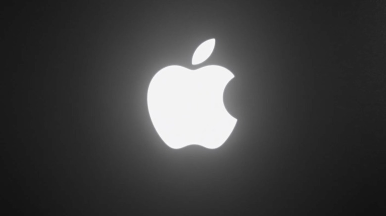 Glowing Apple logo on MacBook Pro lid